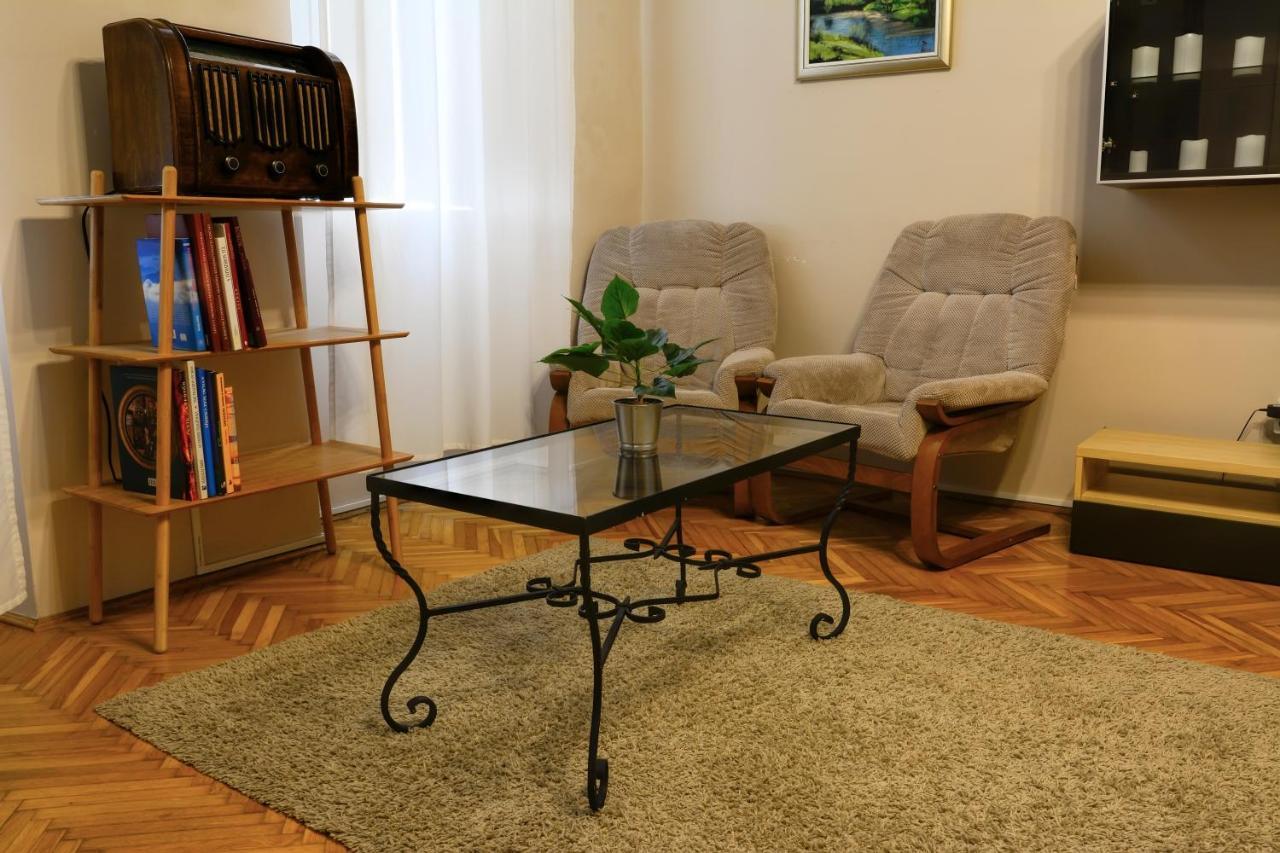 Demetrovics Udvarhaz Έγκερ Εξωτερικό φωτογραφία