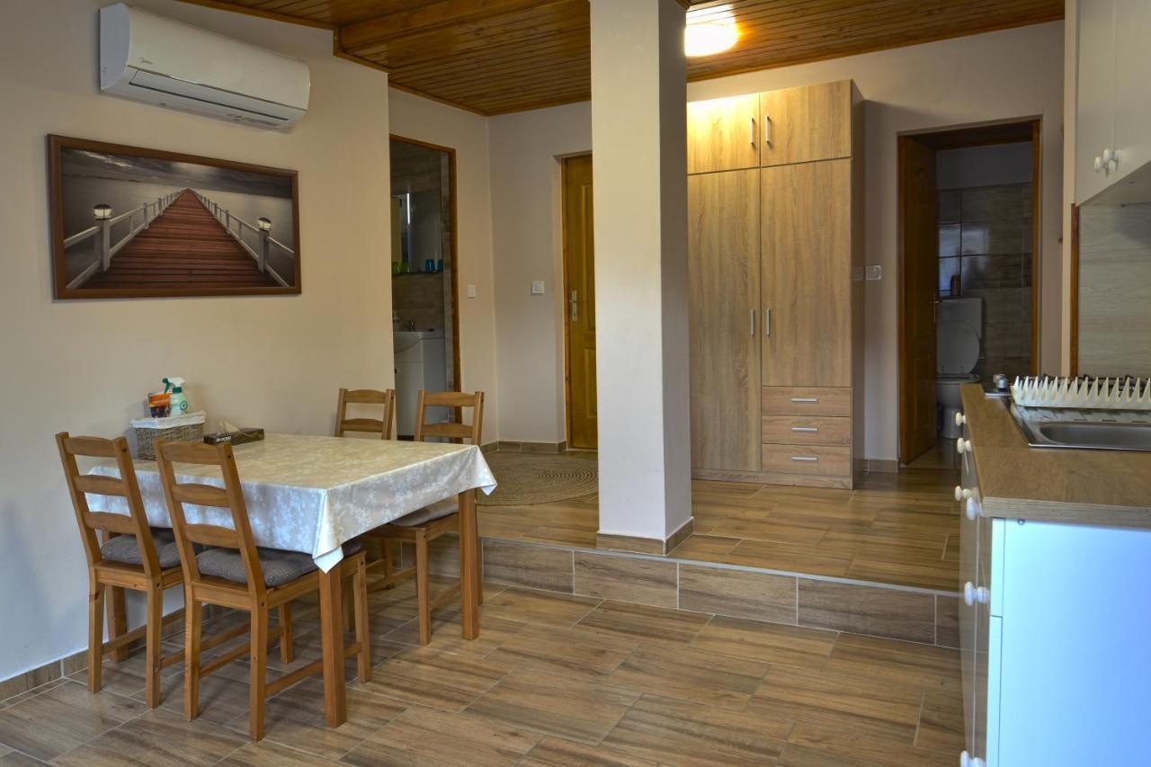 Demetrovics Udvarhaz Έγκερ Εξωτερικό φωτογραφία
